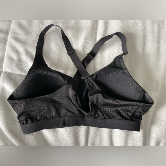 Small Victoria Secret Black Sports Bra - Picture 3 of 4